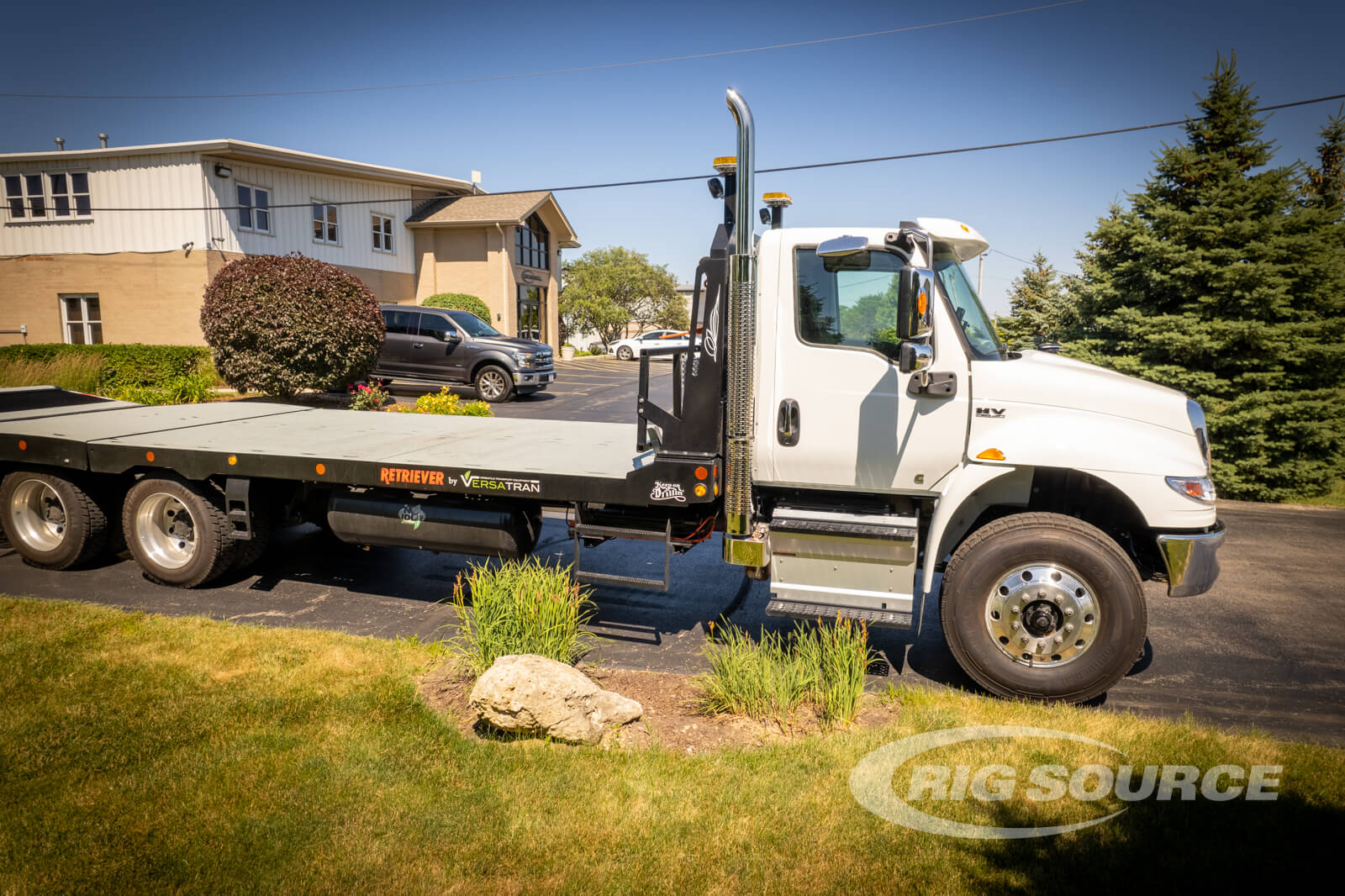 Versatran 15T Retriever International Trucks Chassis