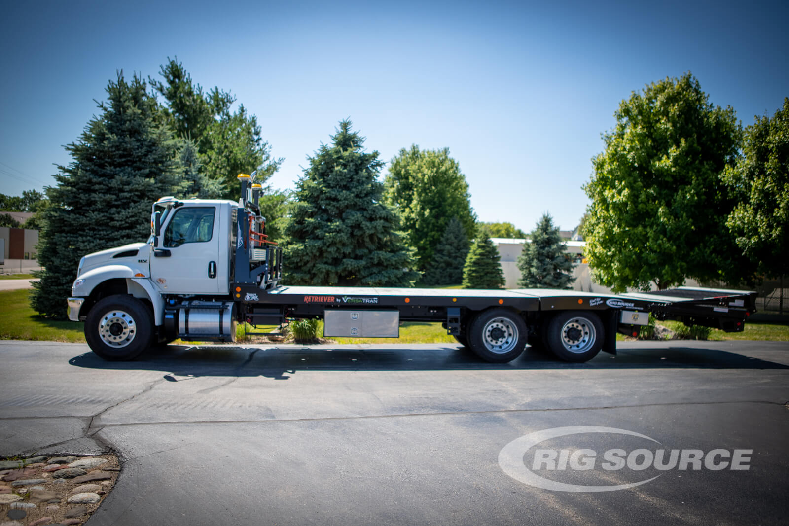 Versatran 15T Retriever International Trucks Chassis